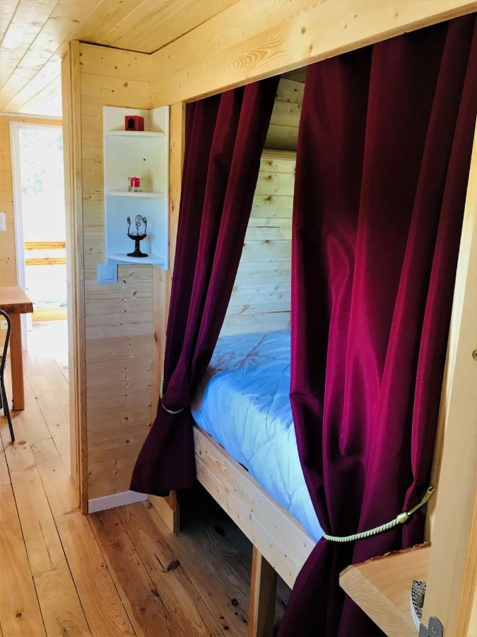 Hotel Roulotte De Charme à Saint-Genest-de-Bauzon Extérieur photo